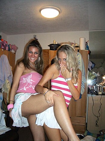 Girlfriends homemade pics 73 - Photo 33