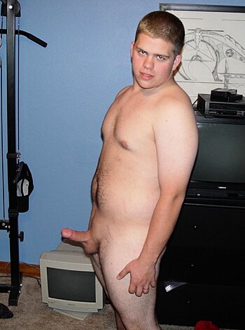 Busty Amateur Couple  - Photo 9