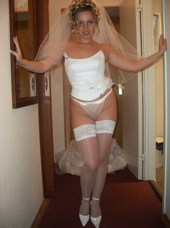 Amateur Hot Bride a her Wedding Night - Photo 8
