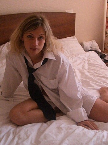 Amateur Hot Bride a her Wedding Night - Photo 21