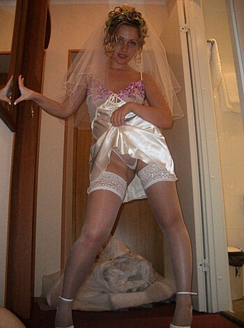Amateur Hot Bride a her Wedding Night - Photo 32