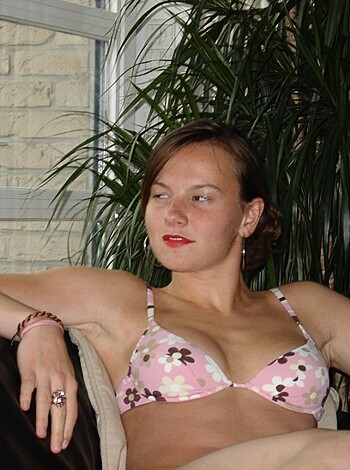 Naket Girlfriend on bed - Photo 1