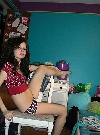 Very young amateur girl naked - Photo 3