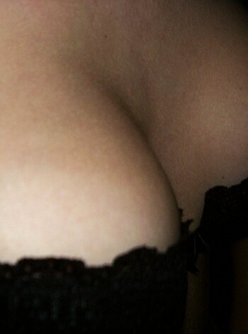 Young girl with small tits but beatifull body showing pussy - Photo 27