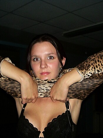 Young girl with small tits but beatifull body showing pussy - Photo 28