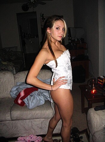Amateur Set - young girl in underwear - Photo 16
