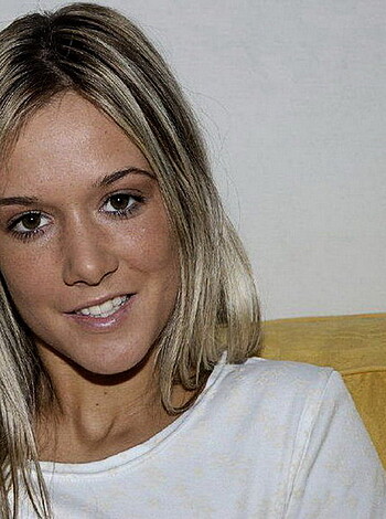 Amateur Set - Blonde Girlfriend Lucy - Photo 8