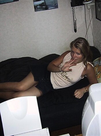 Amateur Set - 2 lesbian girls with 1 boy - nice - Photo 42