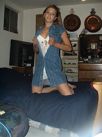 Amateur Set - Undressed girlfriend - Photo 2