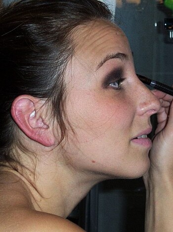 Amateur Set - Young girl naked at home - Photo 21