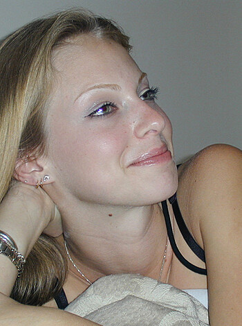 Amateur Set - Naked blonde teen - Photo 3