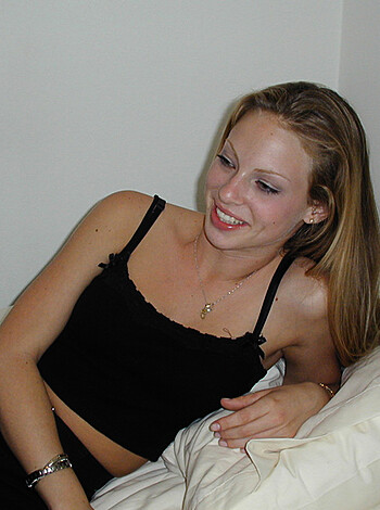 Amateur Set - Naked blonde teen - Photo 5