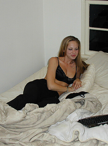 Amateur Set - Naked blonde teen - Photo 7