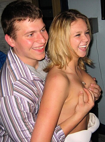 YOUNG GIRLS at PARTY- Drunk teenagers - Amateurs pics 10 - Photo 3