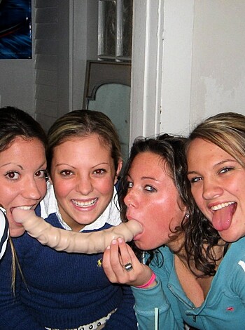 YOUNG GIRLS at PARTY- Drunk teenagers - Amateurs pics 10 - Photo 9