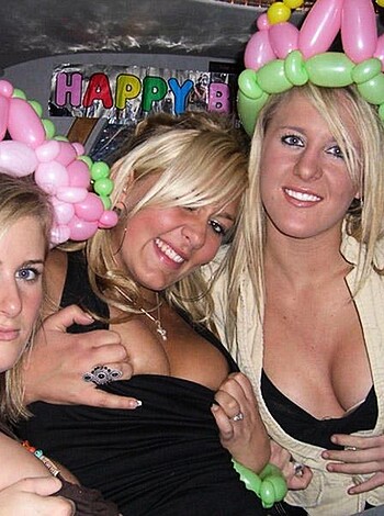 YOUNG GIRLS at PARTY- Drunk teenagers - Amateurs pics 10 - Photo 30