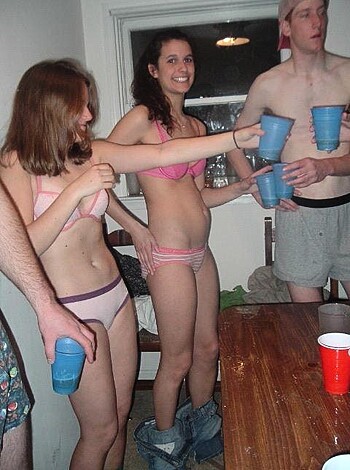 YOUNG GIRLS at PARTY- Drunk teenagers - Amateurs pics 10 - Photo 34