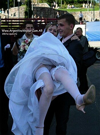 Wedding Upskirt - Photo 4