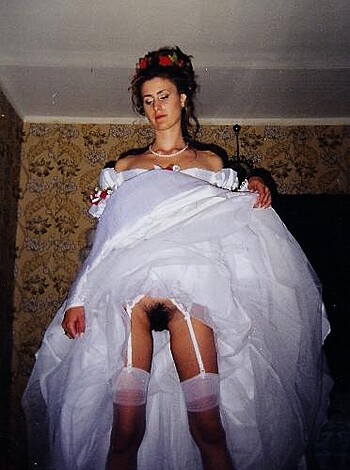 Wedding Upskirt - Photo 8