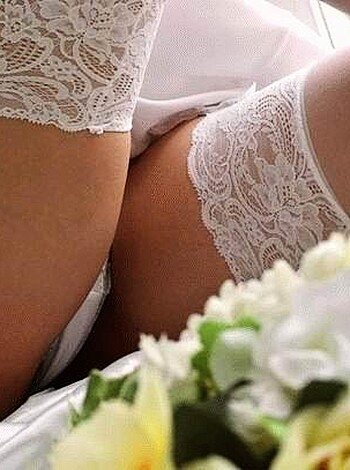 Wedding Upskirt - Photo 11
