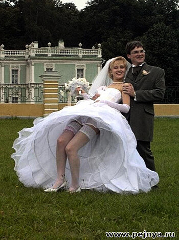 Wedding Upskirt - Photo 21
