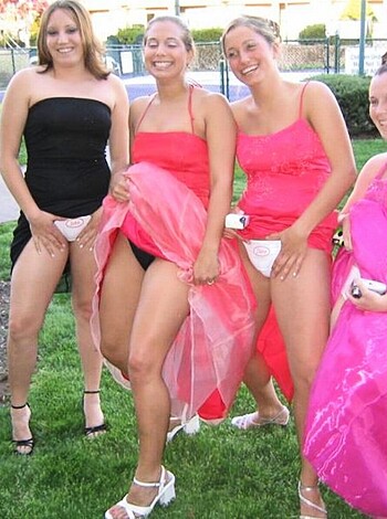 Wedding Upskirt - Photo 34