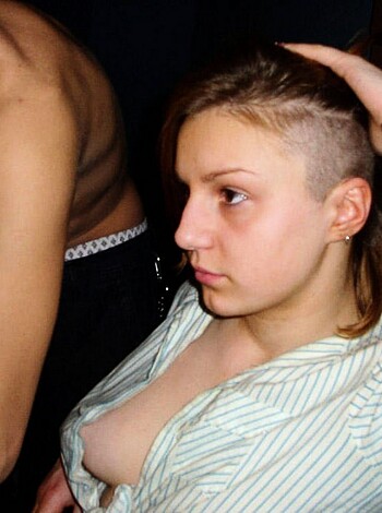 Amateurs girl and their Oops nipple slip  - Photo 4