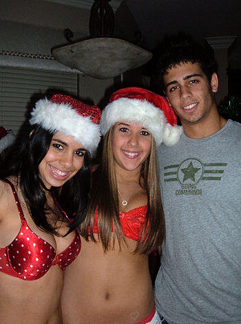Happy Nude Girls Christmas 2009 - Photo 17