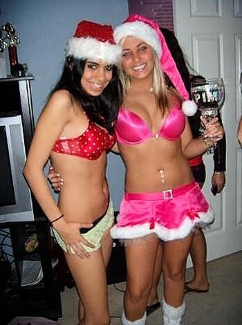 Happy Nude Girls Christmas 2009 - Photo 21