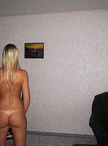 Girls at Computer - Photo 23