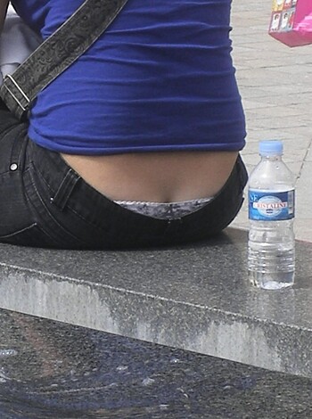 Candid voyeur teen upskirt thong and sexy girls - Photo 3