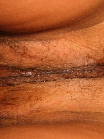 Sabrina shows her pussy - Photo 2