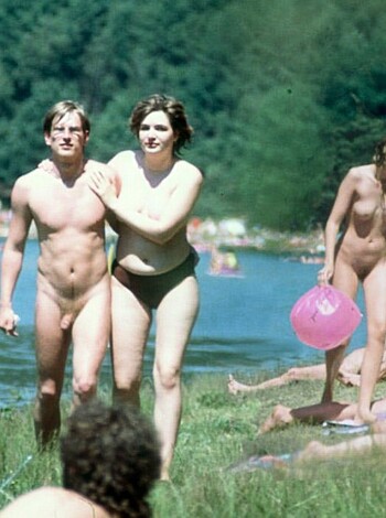 Nudists Summer near the rivers, lake, etc.. No.01  - Photo 33