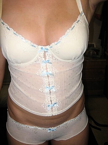 Kinky girlfriend with her cucumber!  - Photo 30