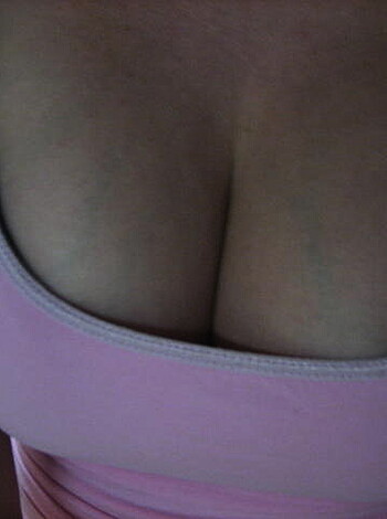 Kinky girlfriend with her cucumber!  - Photo 27