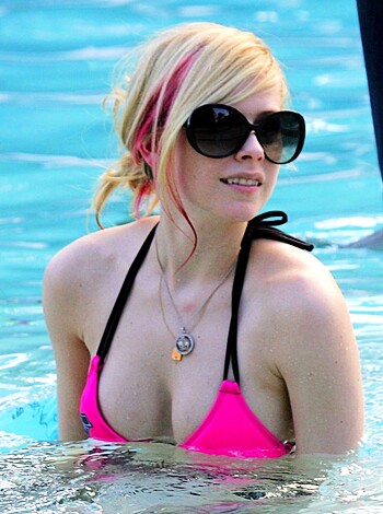 My wanker celebs A-Z - Avril Lavigne  - Photo 5