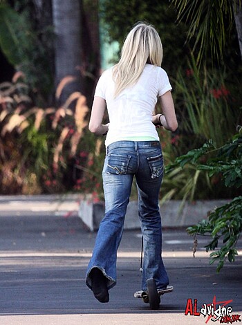My wanker celebs A-Z - Avril Lavigne  - Photo 13
