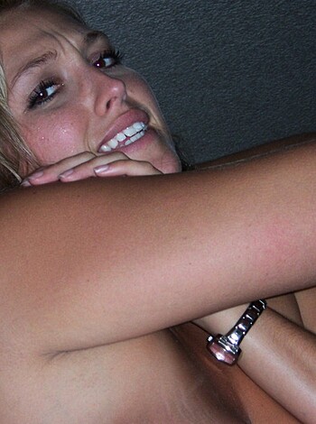 "Here's an image of a naked chick wit blonde locks."