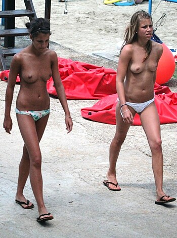 UTE TEENS ON NUDIST BEACH SET Young Teen Girl FKK - Photo 25