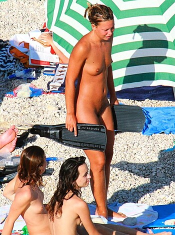 UTE TEENS ON NUDIST BEACH SET Young Teen Girl FKK - Photo 32
