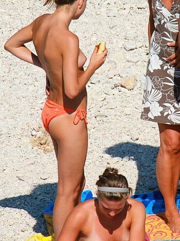 UTE TEENS ON NUDIST BEACH SET Young Teen Girl FKK - Photo 38