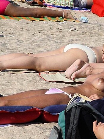 Beach Gallery 14  - Photo 7