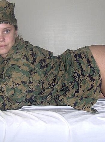 Young soldier girls caught naked - military - army - Photo 7