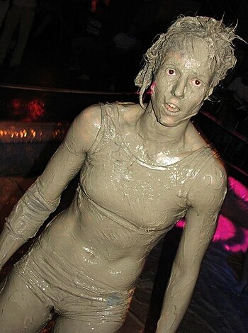 Mudwrestling Girls - Photo 2