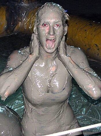 Mudwrestling Girls - Photo 3