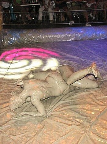 Mudwrestling Girls - Photo 35