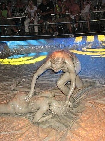 Mudwrestling Girls - Photo 36