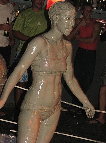 Mudwrestling Girls - Photo 33