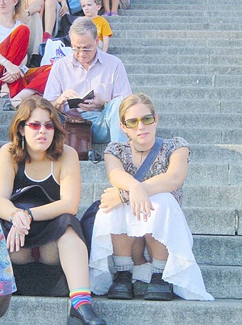 Upskirt for real voyeur 14 - Photo 2