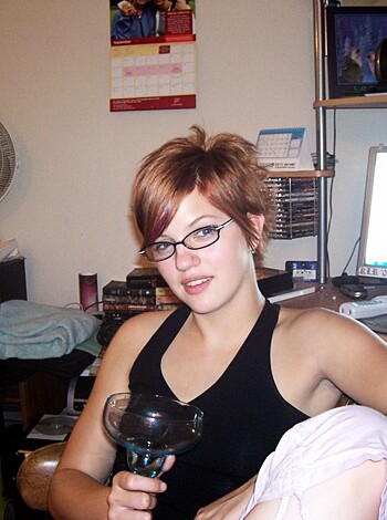 Tattooed chick at a private party  - Photo 2